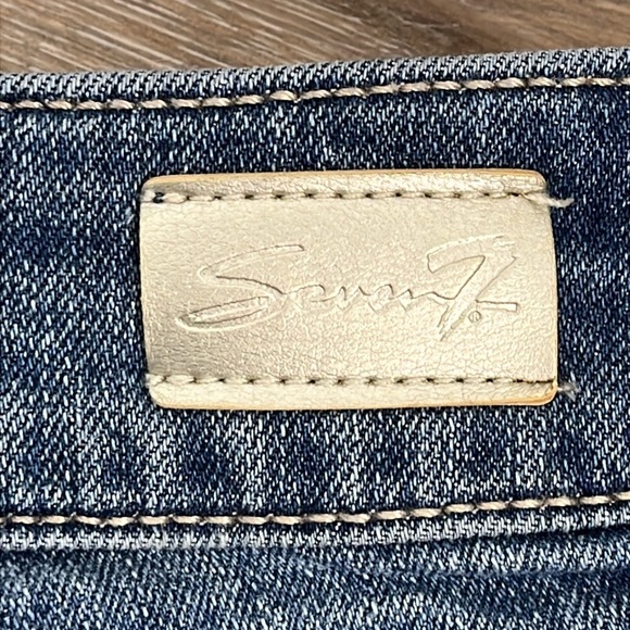 Seven 7 Women's Denim Jean Shorts Size 6 Cut Off Lightly Distressed 4" Inseam - Picture 9 of 14